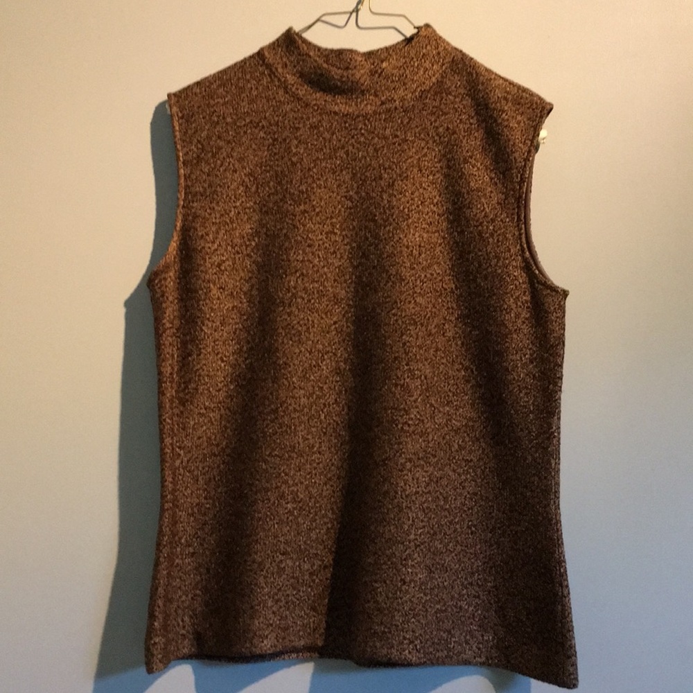 St. John sleeveless shirt